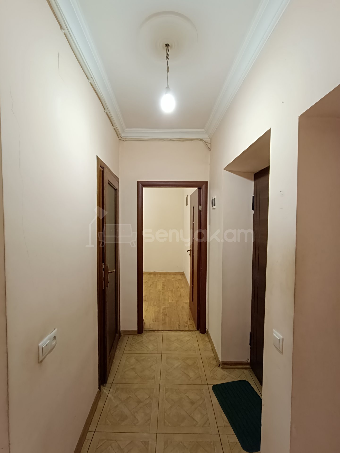 3 Սենյականոց Բնակարան Քարե Շենքում, 60քմ, 4/5 հարկ, Կապիտալ Վերանորոգված, Կահավորված