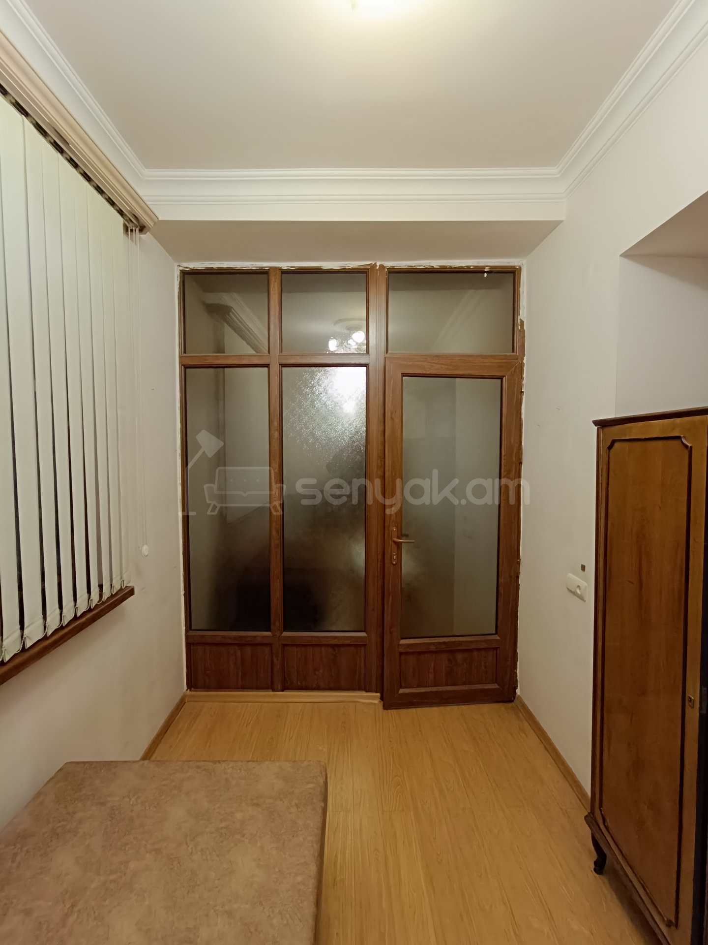 3 Սենյականոց Բնակարան Քարե Շենքում, 60քմ, 4/5 հարկ, Կապիտալ Վերանորոգված, Կահավորված