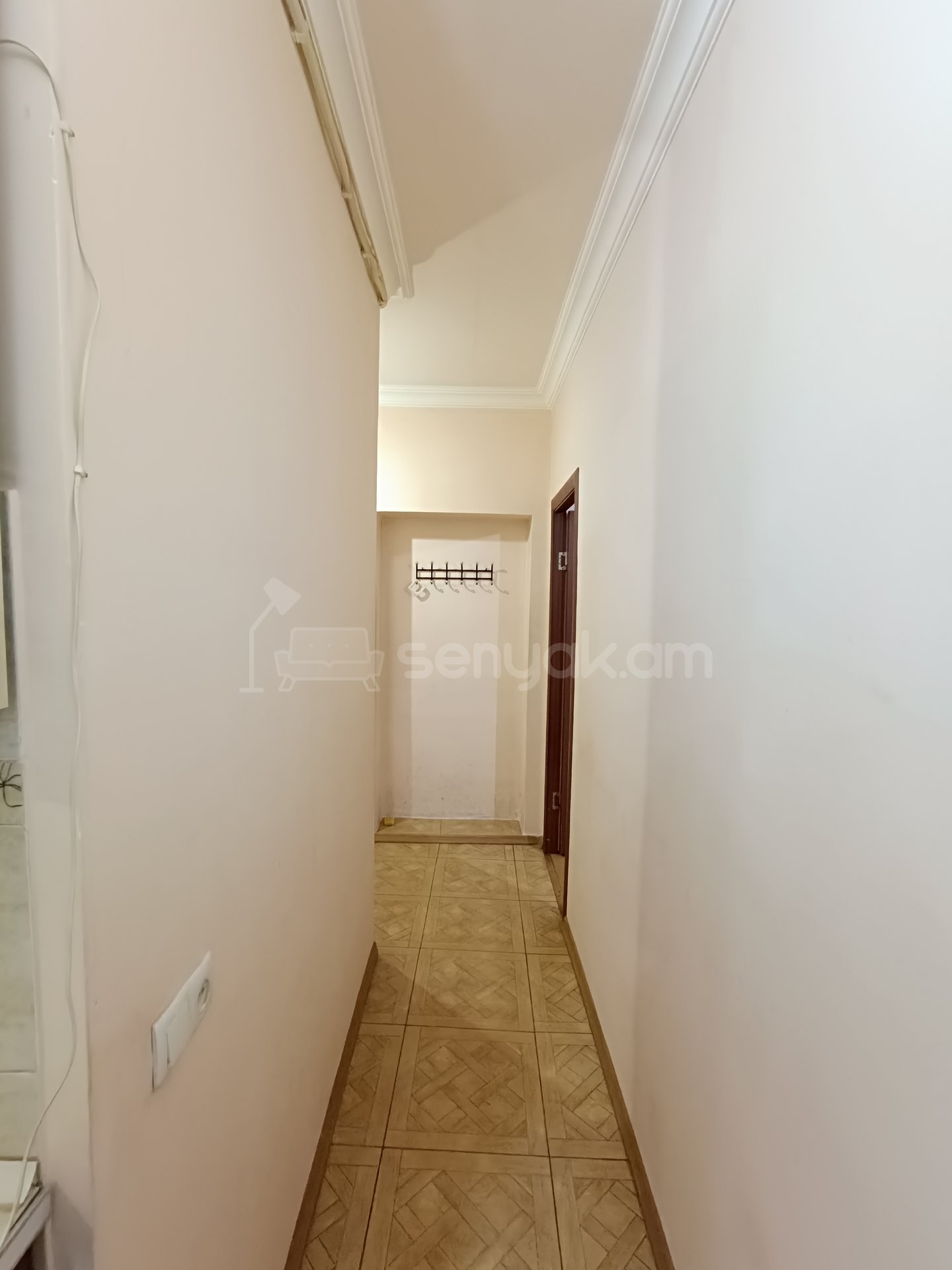 3 Սենյականոց Բնակարան Քարե Շենքում, 60քմ, 4/5 հարկ, Կապիտալ Վերանորոգված, Կահավորված