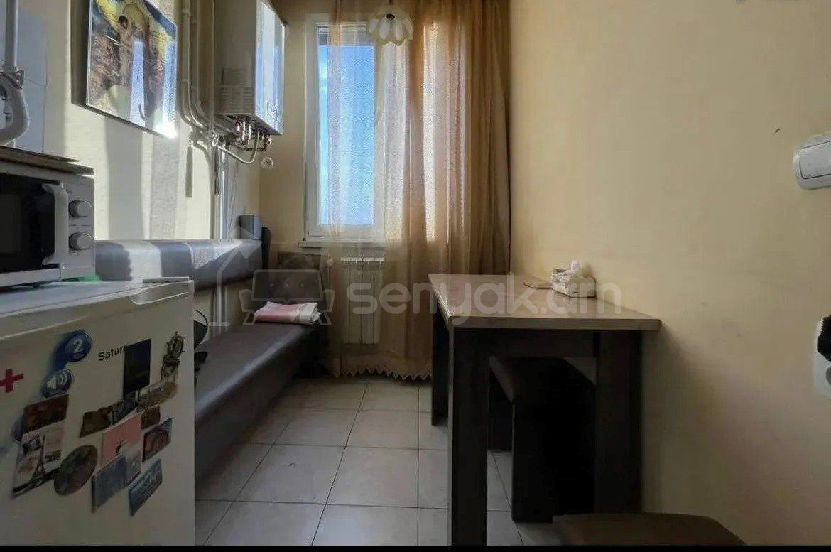 3 Սենյականոց Բնակարան Քարե Շենքում, 80քմ, 4/5 հարկ, Կոսմետիկ Վերանորոգված