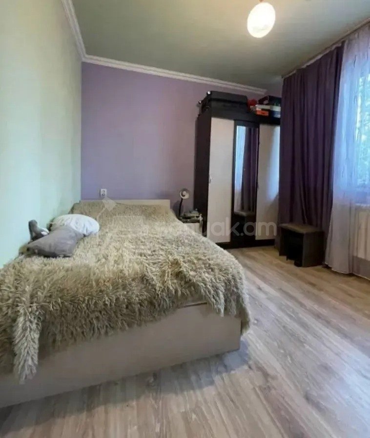 3 Սենյականոց Բնակարան Քարե Շենքում, 80քմ, 4/5 հարկ, Կոսմետիկ Վերանորոգված
