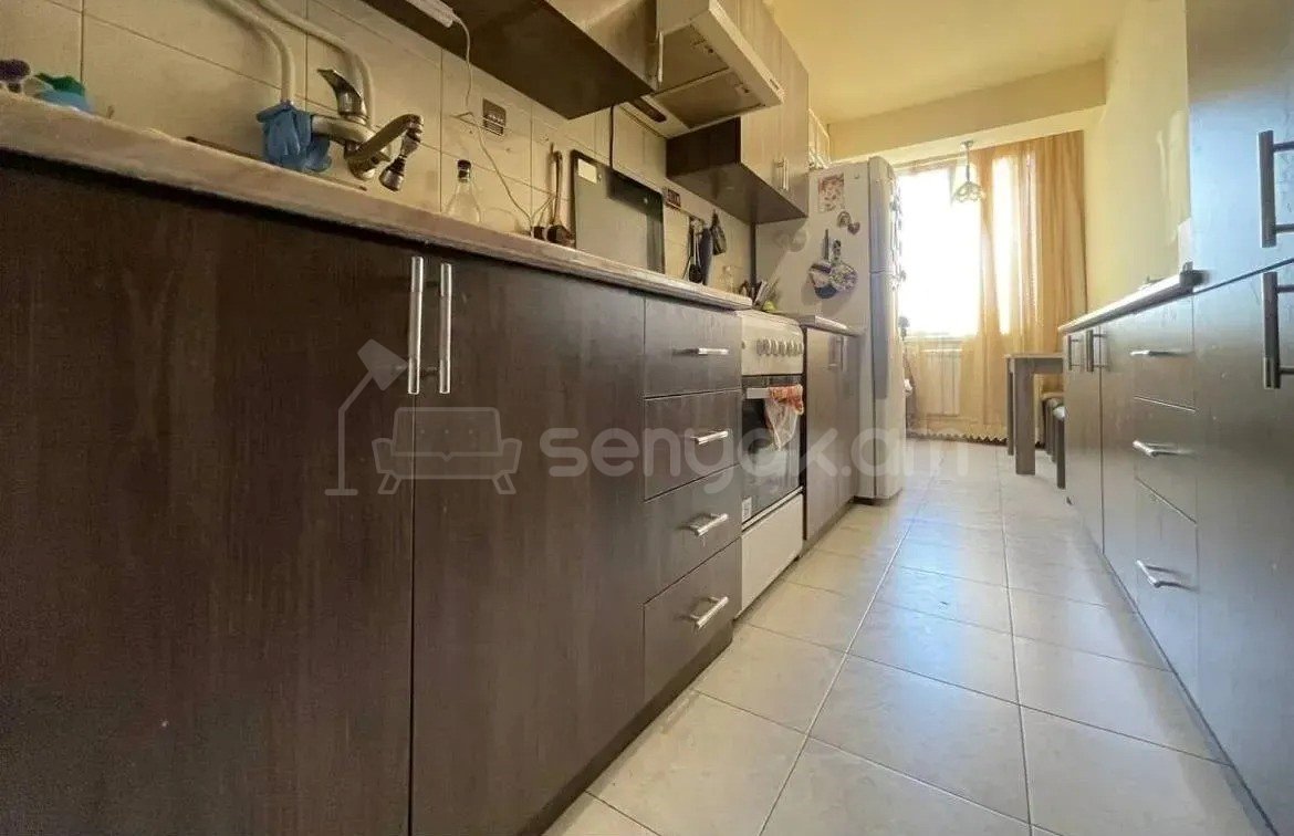 3 Սենյականոց Բնակարան Քարե Շենքում, 80քմ, 4/5 հարկ, Կոսմետիկ Վերանորոգված