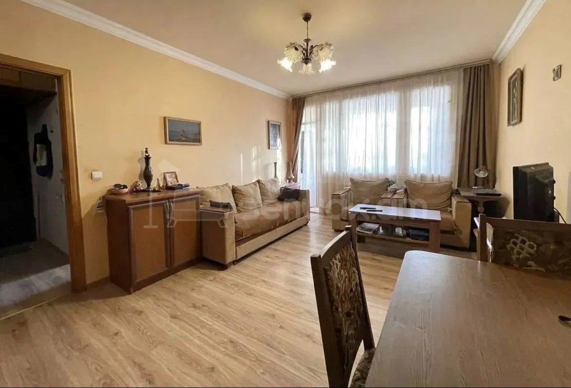 3 Սենյականոց Բնակարան Քարե Շենքում, 80քմ, 4/5 հարկ, Կոսմետիկ Վերանորոգված