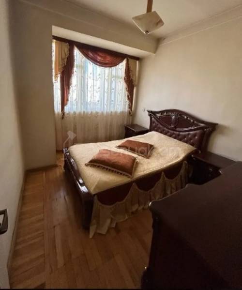 3 Սենյականոց Բնակարան Քարե Շենքում, 90քմ, 5/5 հարկ, Կոսմետիկ Վերանորոգված, Կահավորված