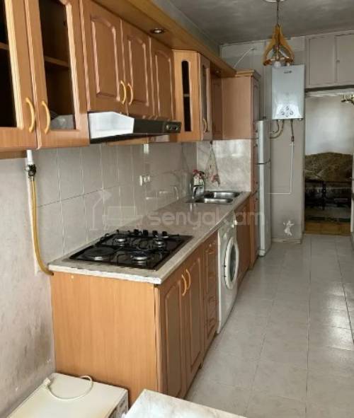 3 Սենյականոց Բնակարան Քարե Շենքում, 90քմ, 5/5 հարկ, Կոսմետիկ Վերանորոգված, Կահավորված