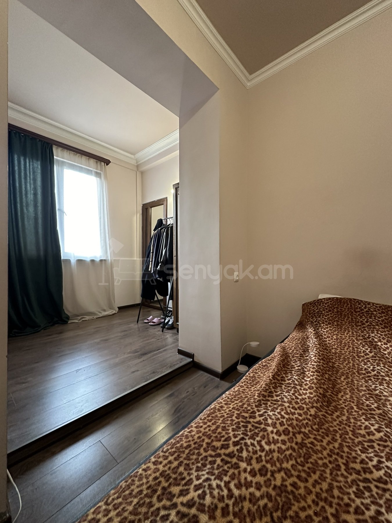 3 Սենյականոց Բնակարան Քարե Շենքում, 63քմ, 5/5 հարկ, Կոսմետիկ Վերանորոգված