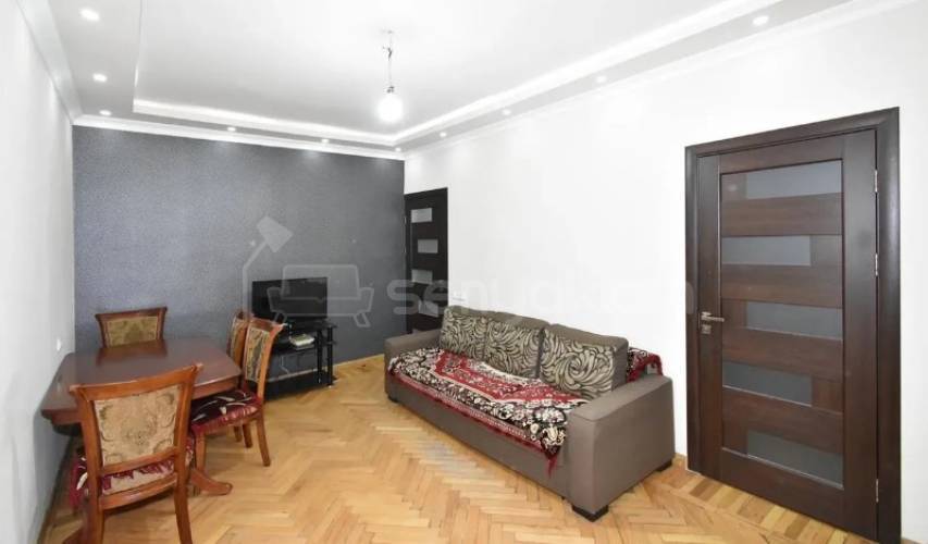 3 Սենյականոց Բնակարան Քարե Շենքում, 72քմ, 1/5 հարկ, Կոսմետիկ Վերանորոգված, Կահավորված