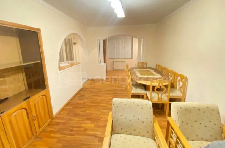 2 Սենյականոց Բնակարան Քարե Շենքում, 51քմ, 5/5 հարկ, Կապիտալ Վերանորոգված, Կահավորված