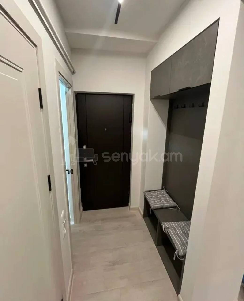 2 Սենյականոց Բնակարան, 42քմ, 2/9 հարկ, Դիզայներական Վերանորոգված, Կահավորված, Արևկող