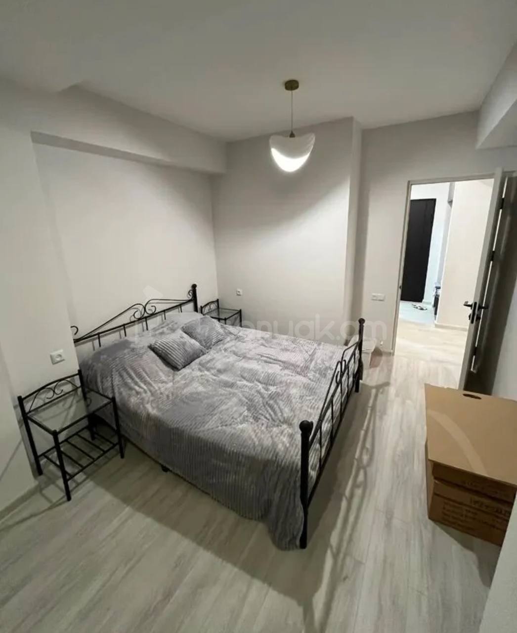 2 Սենյականոց Բնակարան, 42քմ, 2/9 հարկ, Դիզայներական Վերանորոգված, Կահավորված, Արևկող