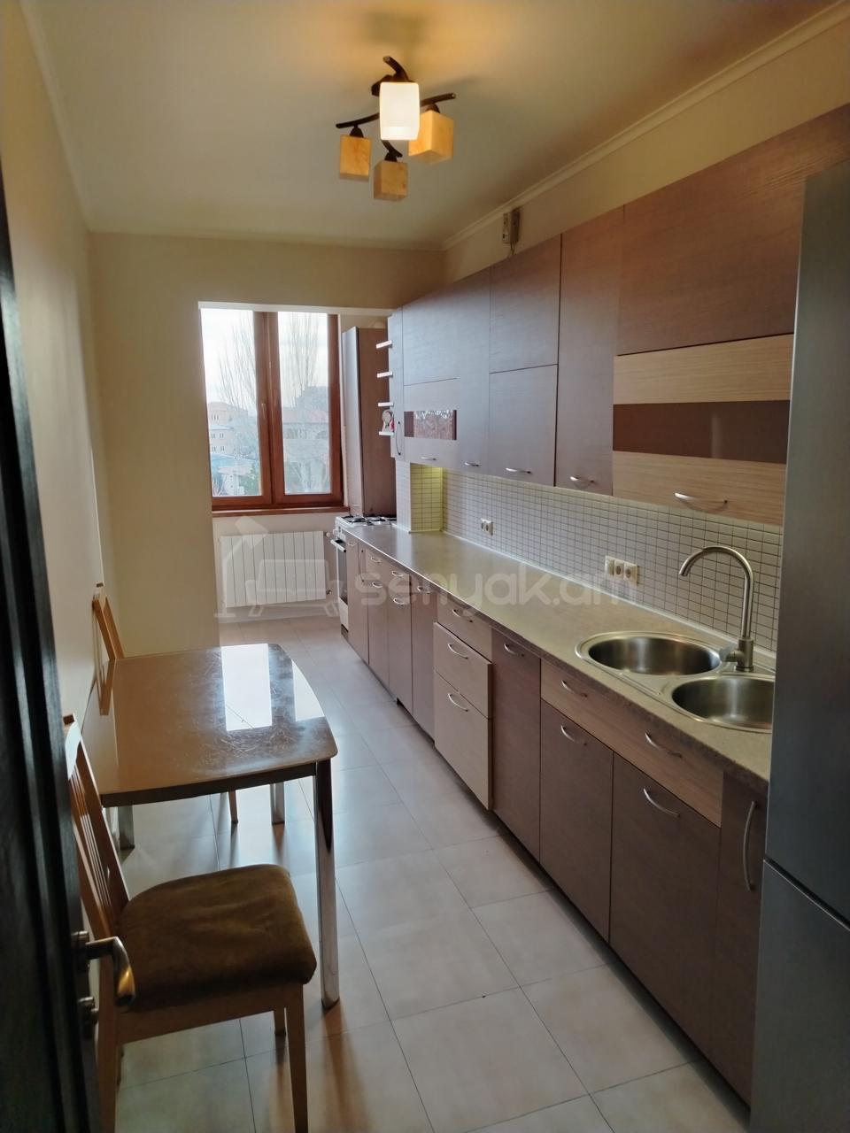 3 Սենյականոց Բնակարան, 97քմ, 3/9 հարկ, Կապիտալ Վերանորոգված