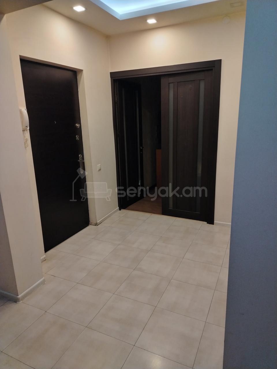 3 Սենյականոց Բնակարան, 97քմ, 3/9 հարկ, Նորմալ Վիճակում