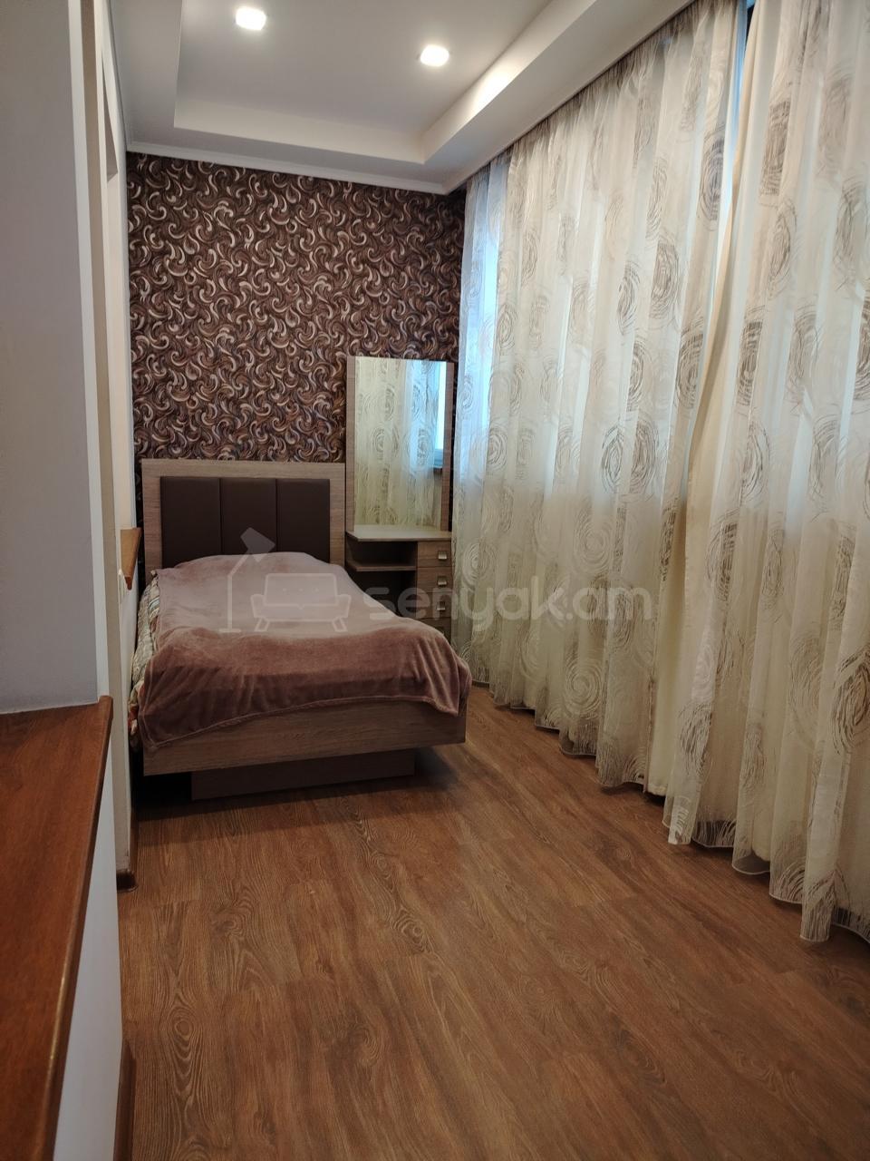 3 Սենյականոց Բնակարան, 97քմ, 3/9 հարկ, Նորմալ Վիճակում