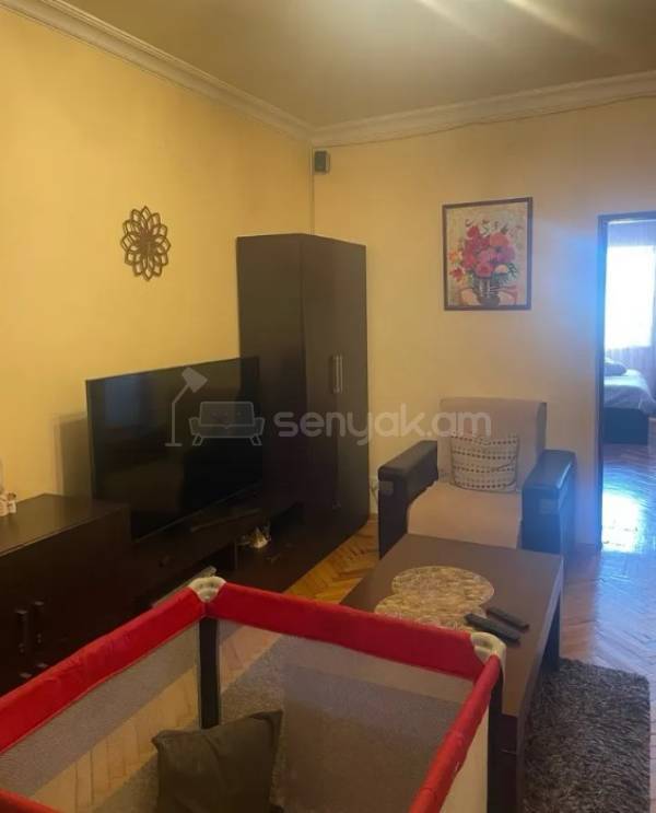 2 Սենյականոց Բնակարան Քարե Շենքում, 72քմ, 3/4 հարկ, Կոսմետիկ Վերանորոգված, Մասամբ Կահավորված, Արևկող
