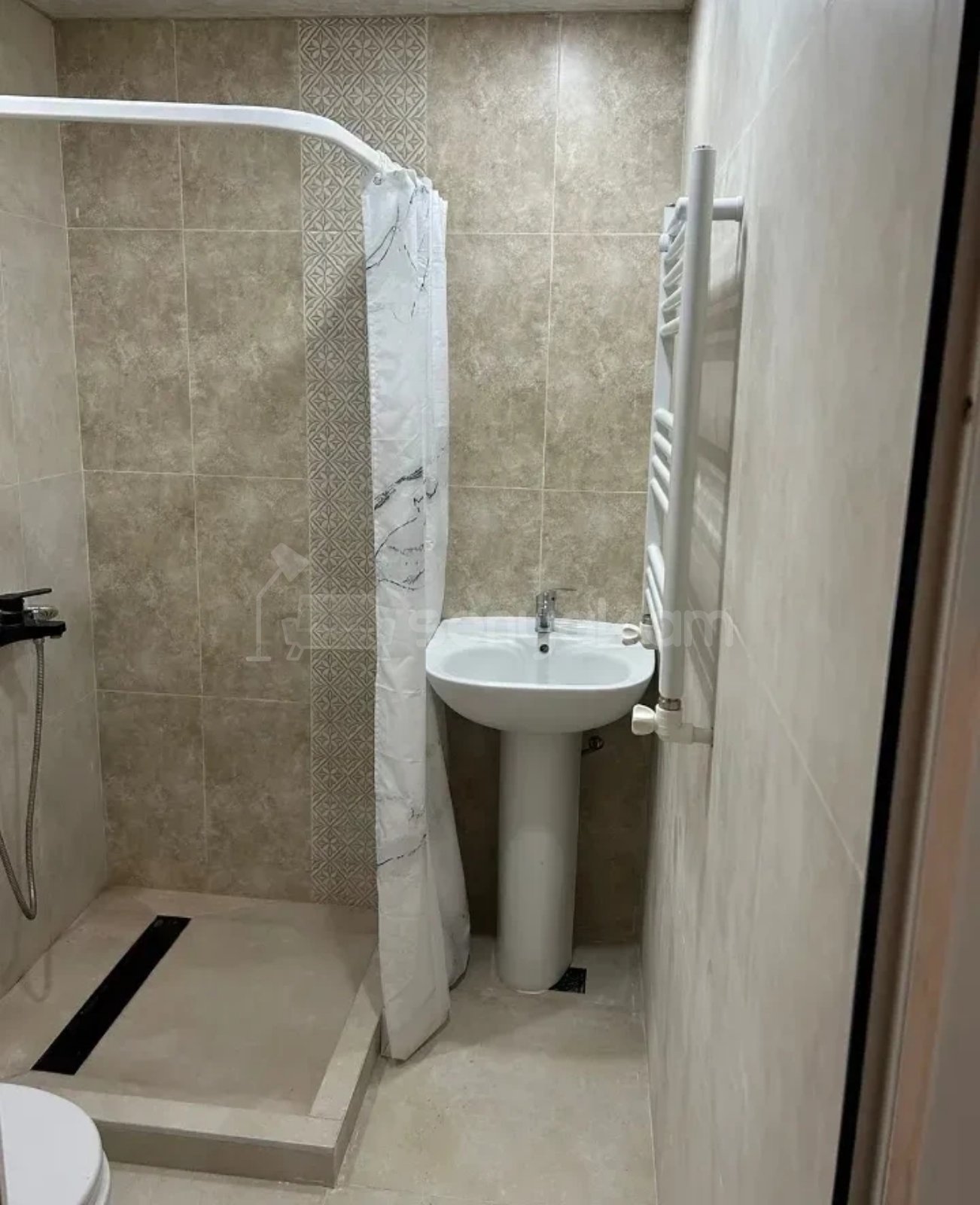 1 Սենյականոց Բնակարան, 33քմ, 4/4 հարկ, Դիզայներական Վերանորոգված, Կահավորված