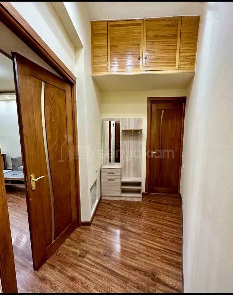 2 Սենյականոց Բնակարան Քարե Շենքում, 55քմ, 5/5 հարկ, Կապիտալ Վերանորոգված, Կահավորված