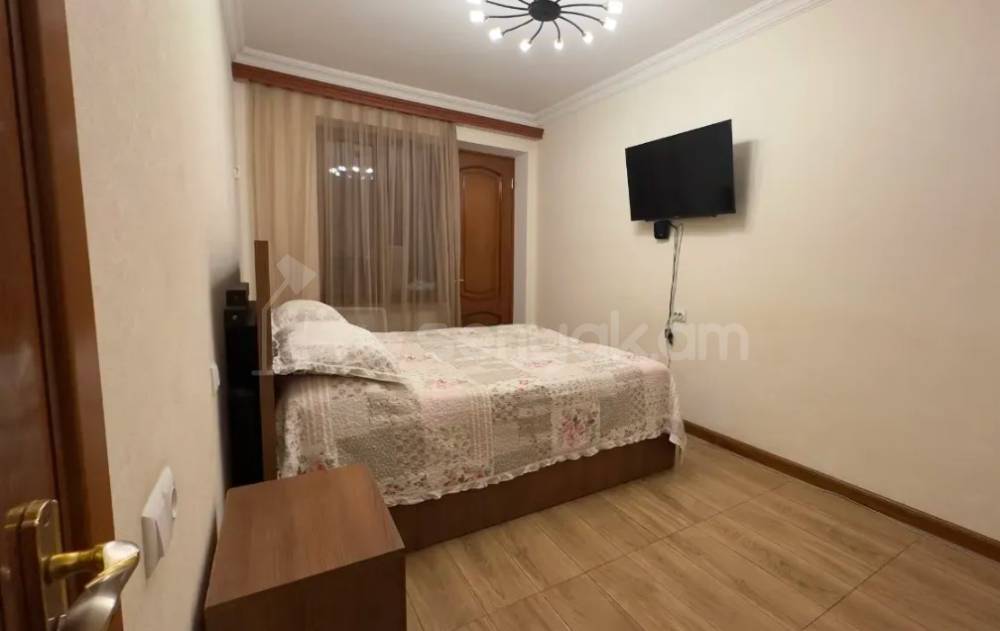 2 Սենյականոց Բնակարան Քարե Շենքում, 72քմ, 2/5 հարկ, Դիզայներական Վերանորոգված, Կահավորված, Արևկող