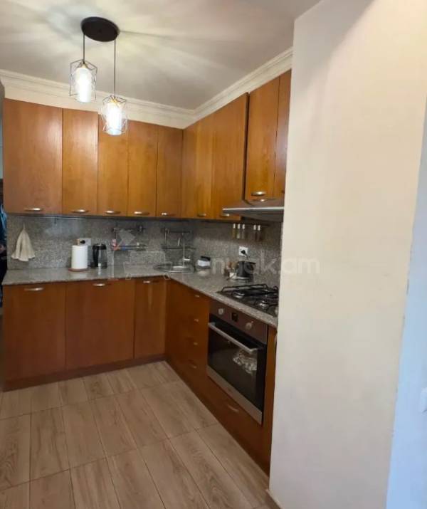 2 Սենյականոց Բնակարան Քարե Շենքում, 72քմ, 2/5 հարկ, Դիզայներական Վերանորոգված, Կահավորված, Արևկող