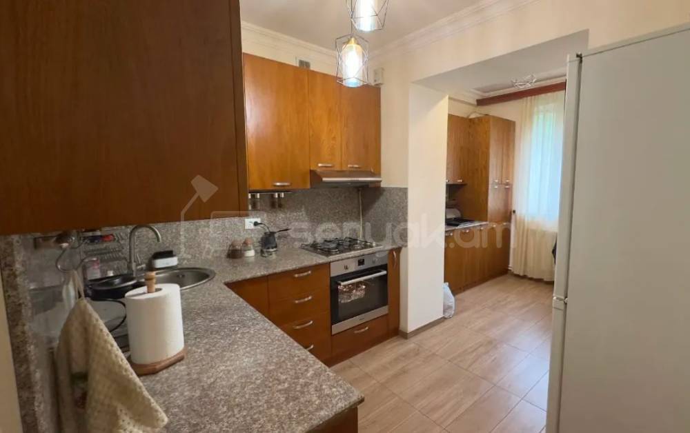 2 Սենյականոց Բնակարան Քարե Շենքում, 72քմ, 2/5 հարկ, Դիզայներական Վերանորոգված, Կահավորված, Արևկող
