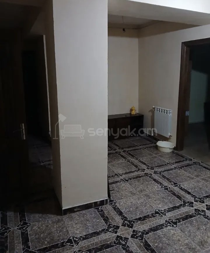 3 Սենյականոց Բնակարան, 78քմ, 12/15 հարկ, Նորմալ Վիճակում, Արևկող
