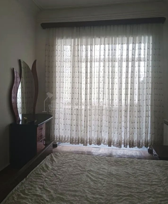 2 Սենյականոց Բնակարան Քարե Շենքում, 56քմ, 3/5 հարկ, Նորմալ Վիճակում, Կահավորված