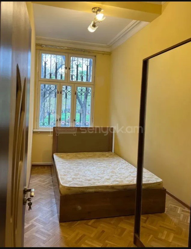 3 Սենյականոց Բնակարան Քարե Շենքում, 60քմ, 2/5 հարկ, Կապիտալ Վերանորոգված, Կահավորված