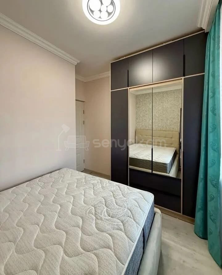 2 Սենյականոց Բնակարան Քարե Շենքում, 32քմ, 5/5 հարկ, Կապիտալ Վերանորոգված