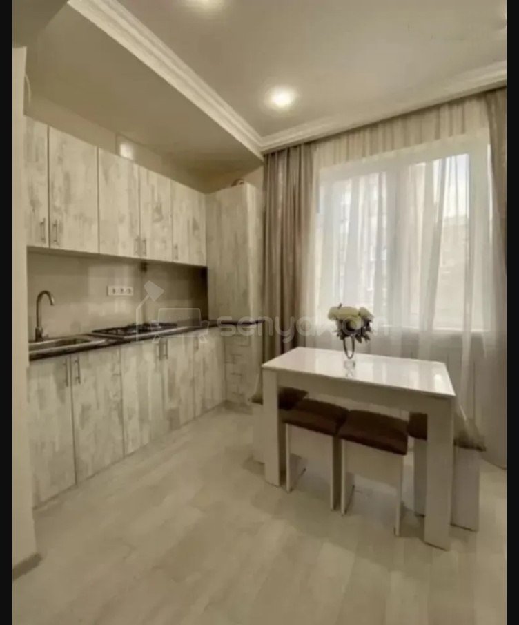3 Սենյականոց Բնակարան Քարե Շենքում, 60քմ, 2/5 հարկ, Կապիտալ Վերանորոգված, Կահավորված