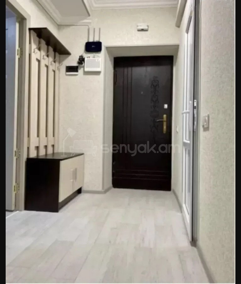 3 Սենյականոց Բնակարան Քարե Շենքում, 60քմ, 2/5 հարկ, Կապիտալ Վերանորոգված, Կահավորված