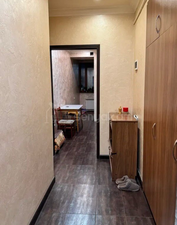 1 Սենյականոց Բնակարան Քարե Շենքում, 49քմ, 1/5 հարկ, Կապիտալ Վերանորոգված, Կահավորված, Արևկող