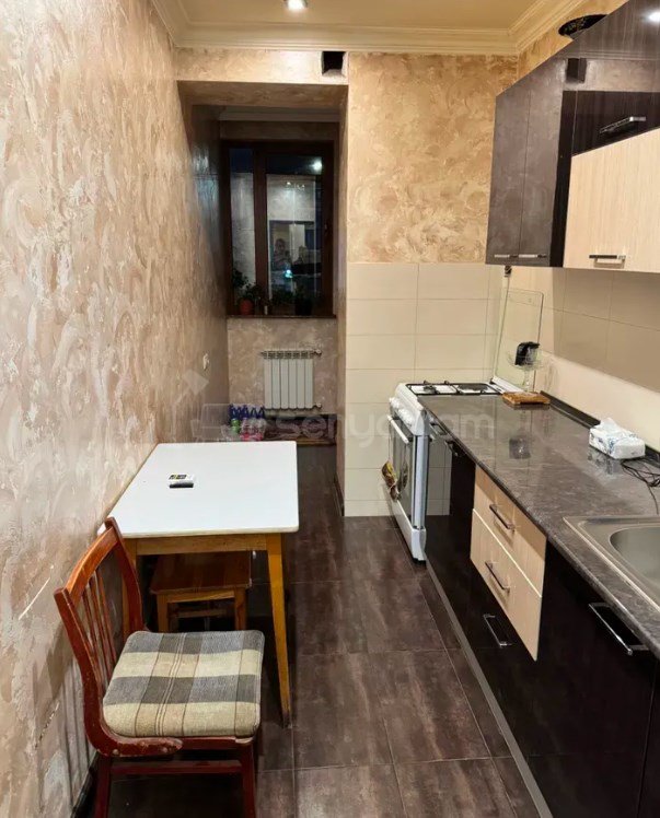 1 Սենյականոց Բնակարան Քարե Շենքում, 49քմ, 1/5 հարկ, Կապիտալ Վերանորոգված, Կահավորված, Արևկող