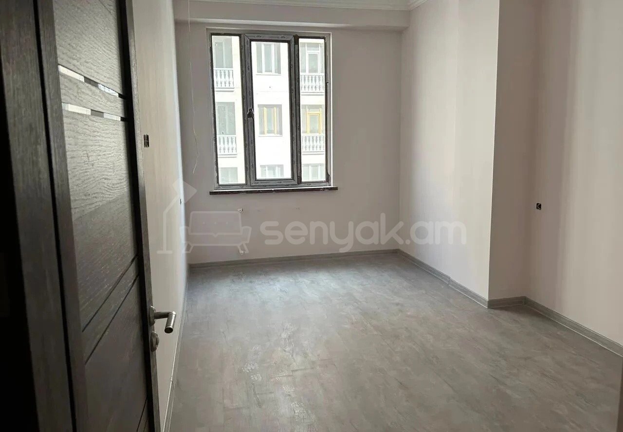 3 Սենյականոց Բնակարան Նորակառույցում, 95քմ, 3/8 հարկ, Կապիտալ Վերանորոգված