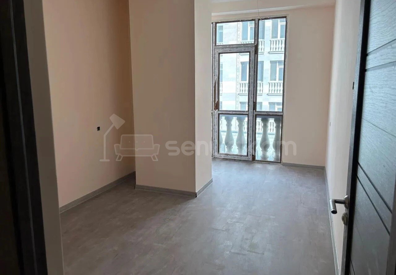 3 Սենյականոց Բնակարան Նորակառույցում, 95քմ, 3/8 հարկ, Կապիտալ Վերանորոգված