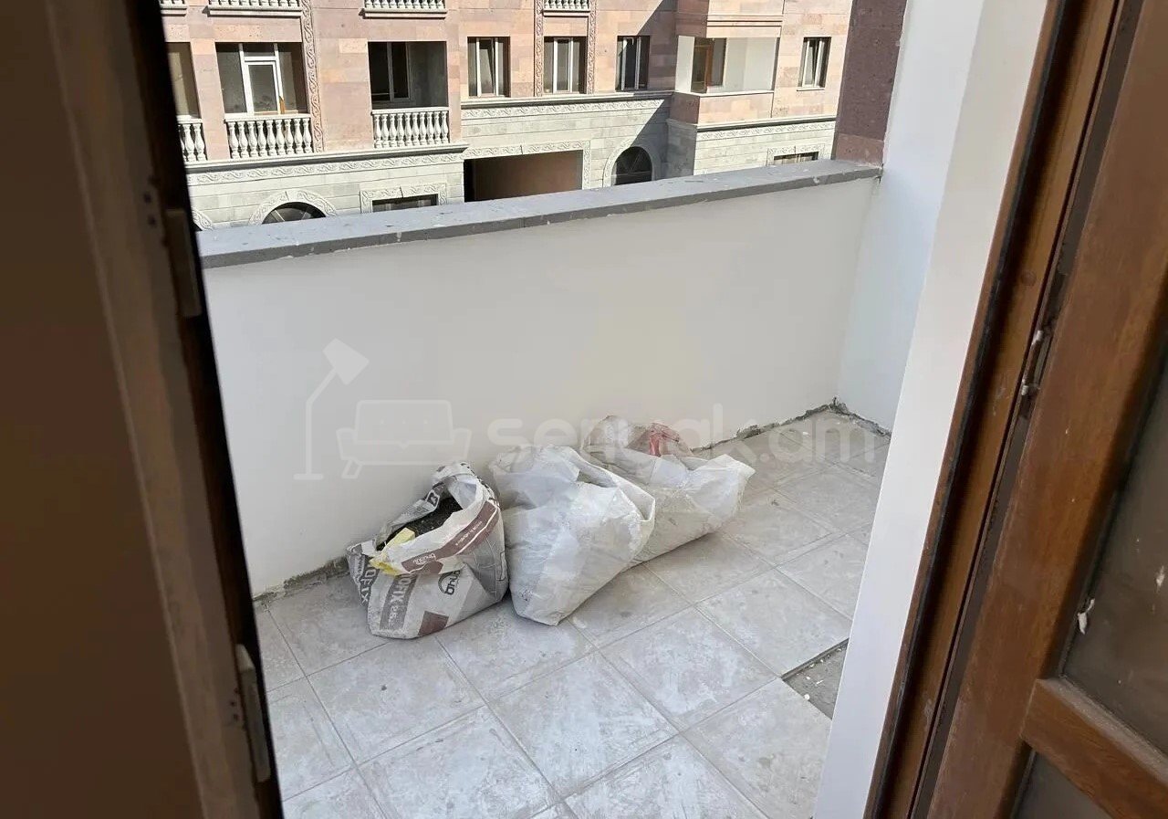 3 Սենյականոց Բնակարան Նորակառույցում, 95քմ, 3/8 հարկ, Կապիտալ Վերանորոգված