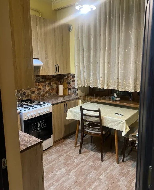 1 Սենյականոց Բնակարան Քարե Շենքում, 37քմ, 3/5 հարկ, Կապիտալ Վերանորոգված, Կահավորված, Արևկող