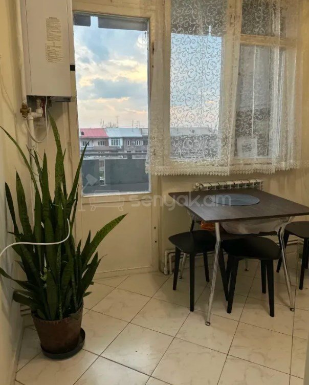1 Սենյականոց Բնակարան, 45քմ, 5/8 հարկ, Կապիտալ Վերանորոգված, Կահավորված, Արևկող