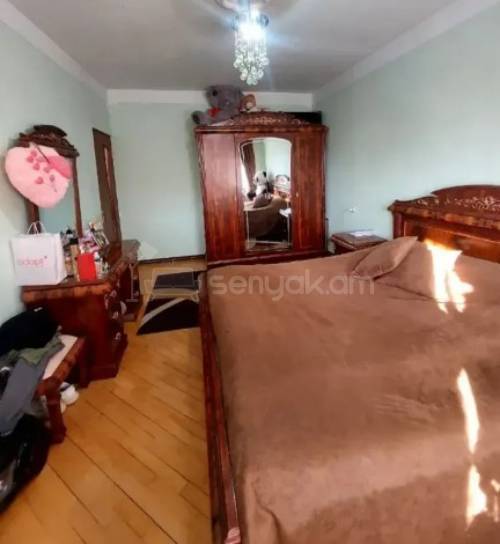 3 Սենյականոց Բնակարան Քարե Շենքում, 76քմ, 3/5 հարկ, Կապիտալ Վերանորոգված
