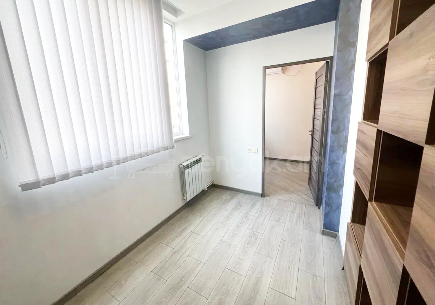 1 Սենյականոց Բնակարան Քարե Շենքում, 42քմ, 2/5 հարկ, Դիզայներական Վերանորոգված