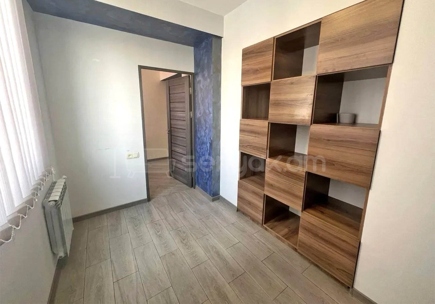 1 Սենյականոց Բնակարան Քարե Շենքում, 42քմ, 2/5 հարկ, Դիզայներական Վերանորոգված