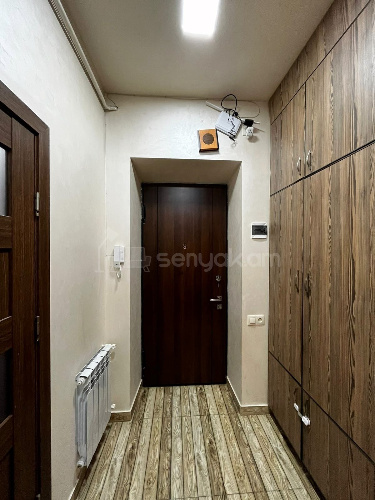 3 Սենյականոց Բնակարան Քարե Շենքում, 70քմ, 4/5 հարկ, Կապիտալ Վերանորոգված, Կահավորված, Արևկող