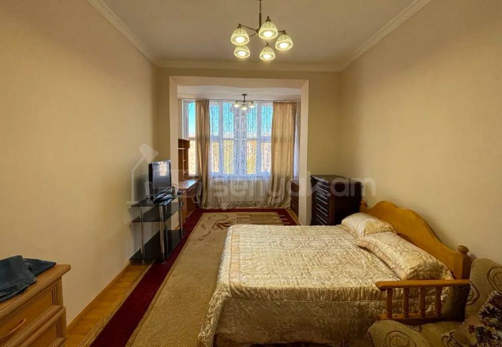 3 Սենյականոց Բնակարան Քարե Շենքում, 80քմ, 5/5 հարկ, Դիզայներական Վերանորոգված, Կահավորված, Արևկող