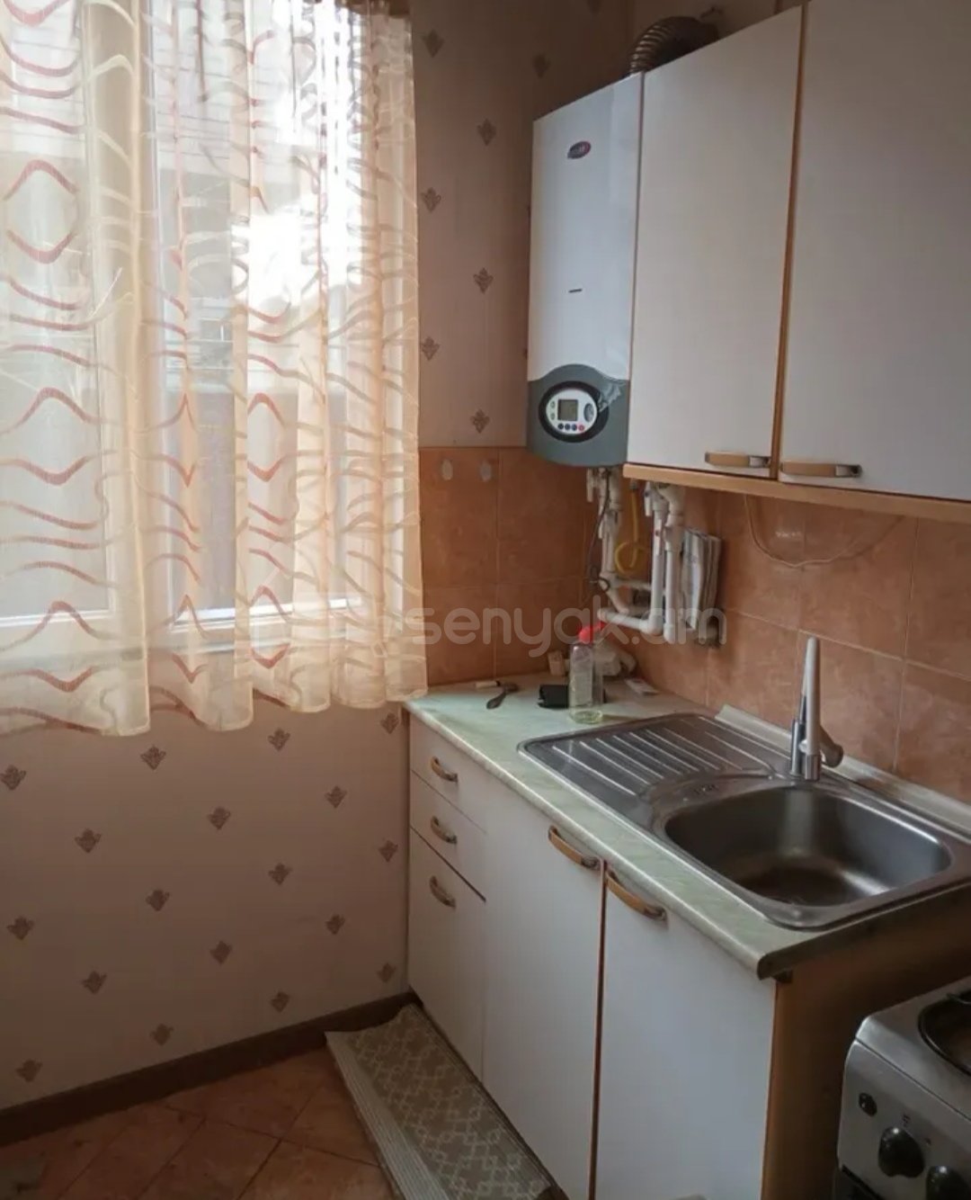 3 Սենյականոց Բնակարան Քարե Շենքում, 72քմ, 1/5 հարկ, Նորմալ Վիճակում