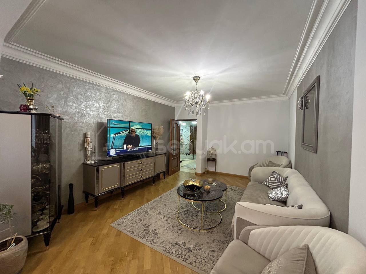 3 Սենյականոց Բնակարան Քարե Շենքում, 98քմ, 2/5 հարկ, Կապիտալ Վերանորոգված