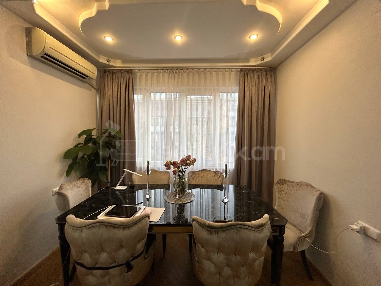 3 Սենյականոց Բնակարան Քարե Շենքում, 98քմ, 2/5 հարկ, Կապիտալ Վերանորոգված