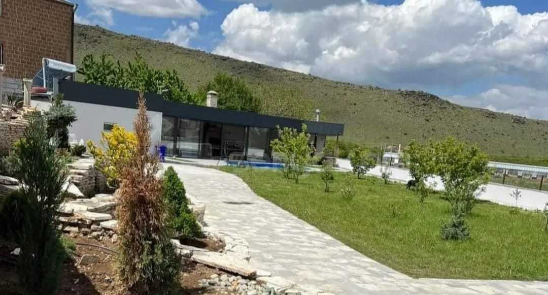 4 Սենյականոց Շքեղ Առանձնատուն, 200քմ, Լողավազանով