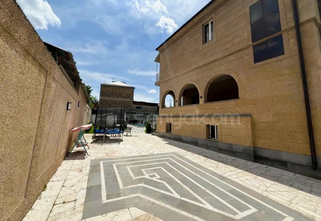 5 Սենյականոց Շքեղ Առանձնատուն, 150քմ, Լողավազանով