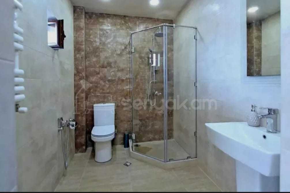 6 Սենյականոց Շքեղ Առանձնատուն, 200քմ, Լողավազանով