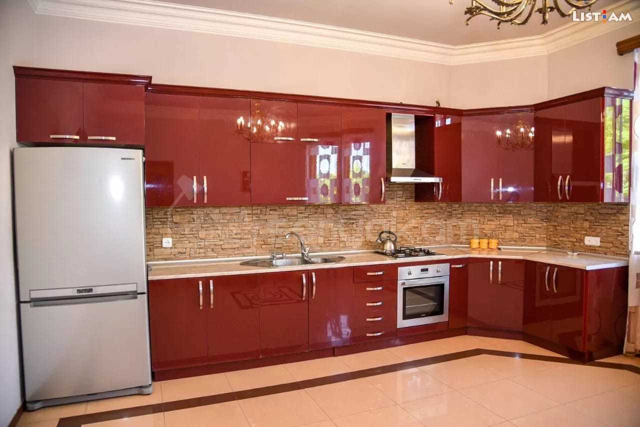5 Սենյականոց Շքեղ Առանձնատուն, 200քմ, Լողավազանով