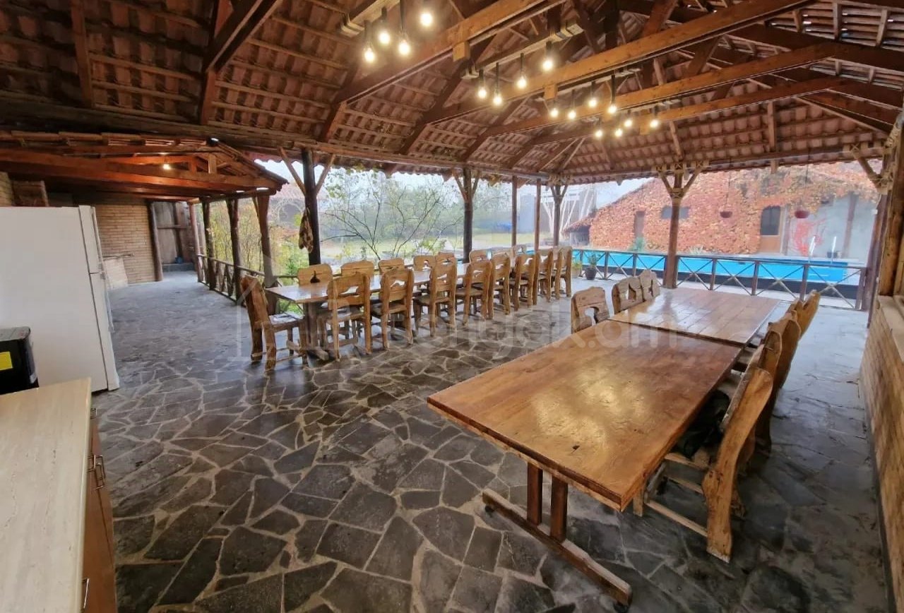5 Սենյականոց Շքեղ Առանձնատուն, 200քմ, Լողավազանով
