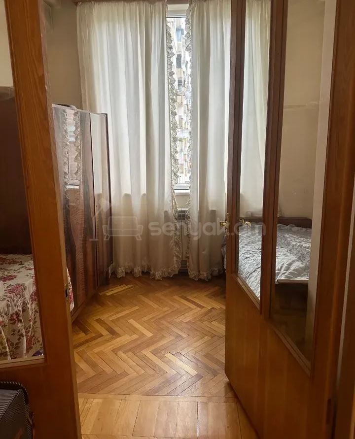 4 Սենյականոց Բնակարան Քարե Շենքում, 74քմ, 5/5 հարկ, Կոսմետիկ Վերանորոգված